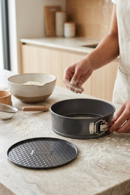 Cooker 20 cm Kelepçeli Kek Kalıbı CKR3562  - 13
