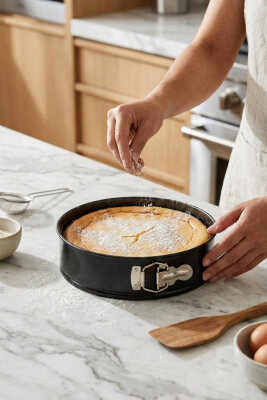 Cooker 24 cm Kelepçeli Kek Kalıbı CKR3564 - 8